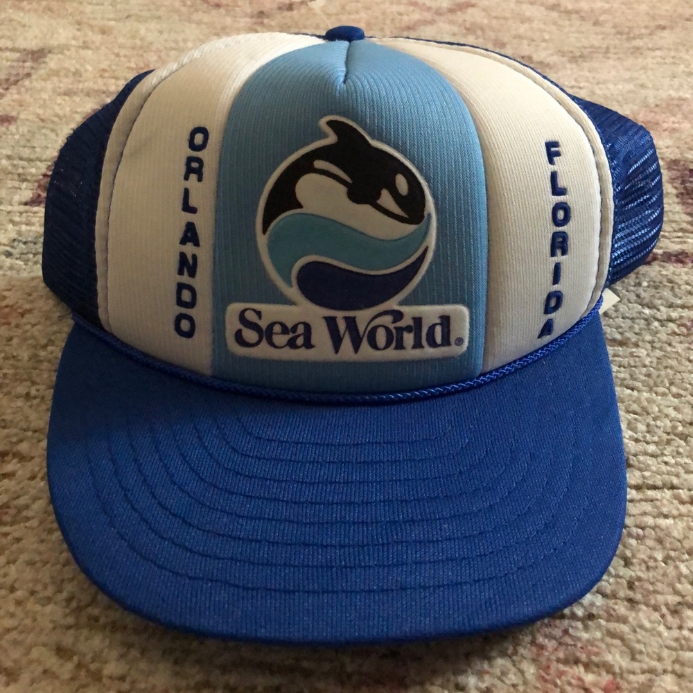 Vintage 1992 Sea World Trucker Hat with SnapBack Blue White Orlando, Florida